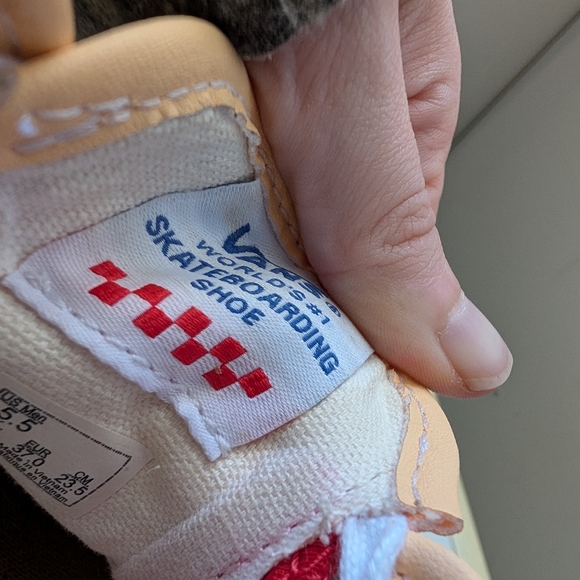 Men's Vans 5.5 - Picture 2 of 5